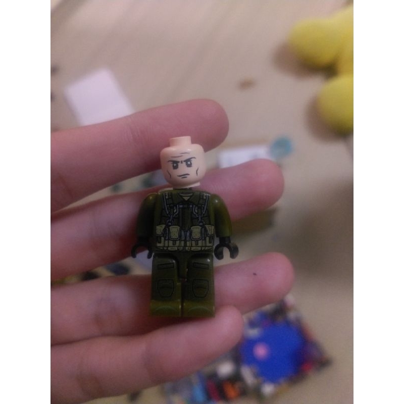 100g xác nhân vật minifigures Non- minifigure ngẫu nhiên kèm phụ kiện