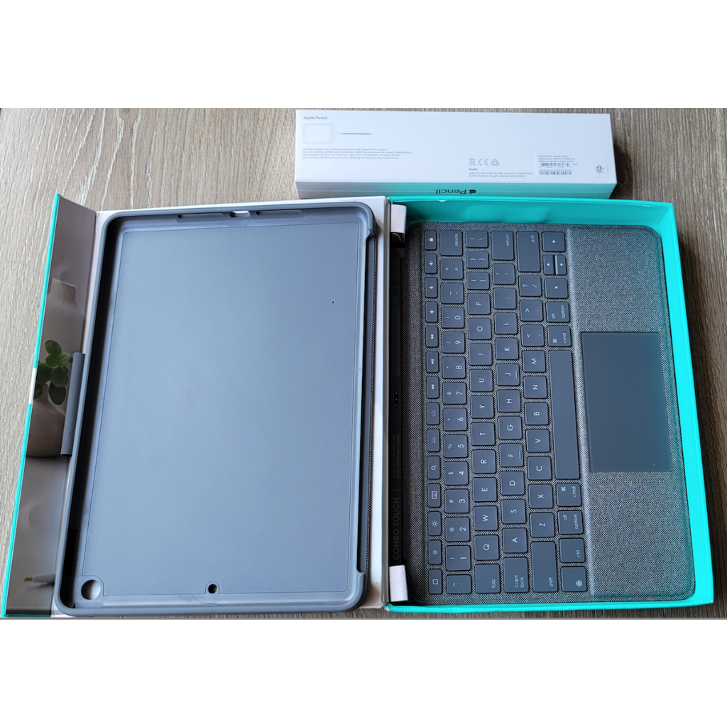 Bao da kèm bàn phím iPad 7,8,9 Logitech Combo Touch Có di chuột, bàn phím kích thước đầy đủ  - Chính  hãng  & mới  100%