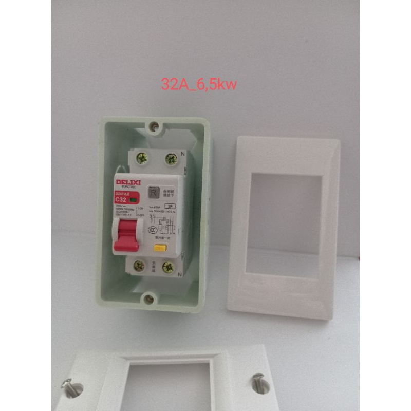 At chống giật gia đình kèm hộp