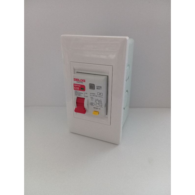 At chống giật gia đình kèm hộp