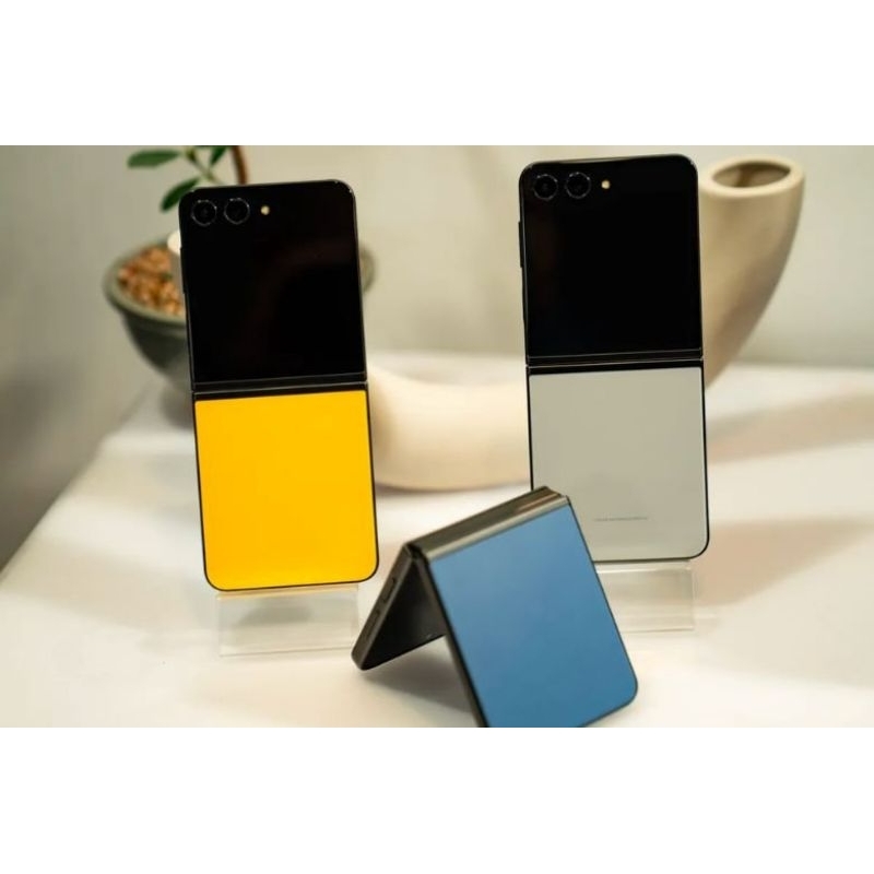 Điện thoại Samsung Galaxy Z Flip 5 - Hàng chính hãng mới nguyên Seal