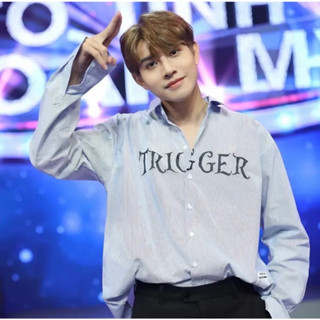  Áo Sơ Mi Trigger Kẻ Xanh Dài Tay Thêu Chữ Vải Cotton Lụa Cao Cấp 