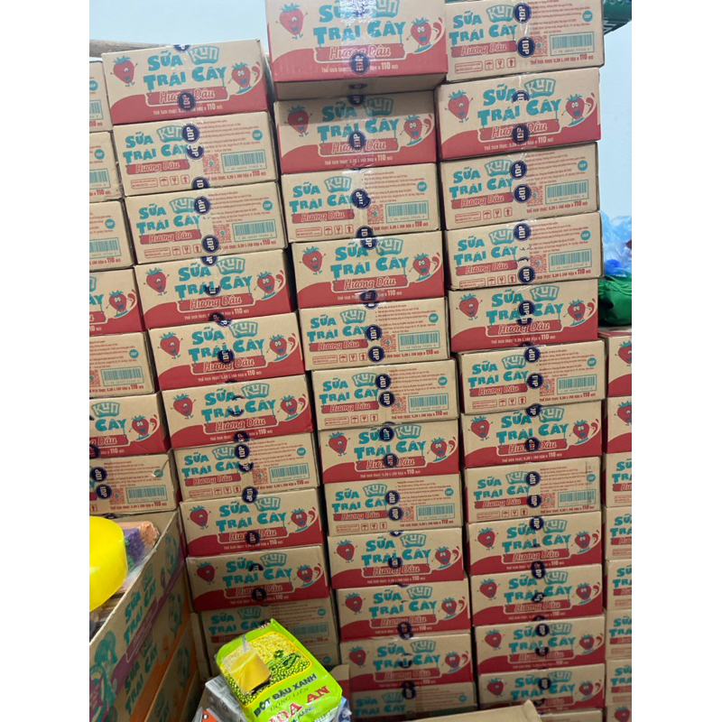 Thùng sữa Kun Hoa Qủa trái Cam/Dâu/Nho/Nhiệt Đới/ Kem Dâu/ Chua cam 48 hộp x 110ml