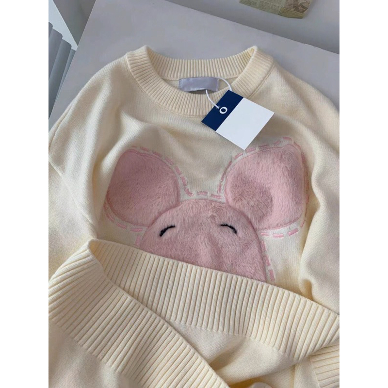 Áo len hình con Heo