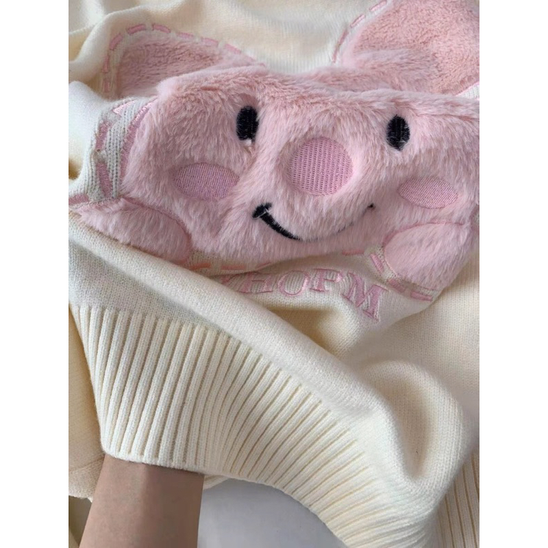 Áo len hình con Heo