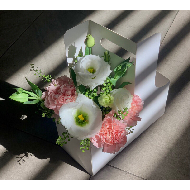 Túi giấy 2 ngăn đựng hoa và cà phê màu trắng, dùng làm quà tặng có thể ghép thành 4 ngăn