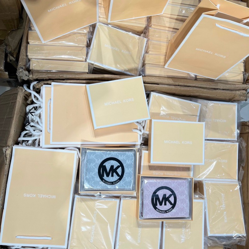 Ví mini MK dư xịn xuất mỹ