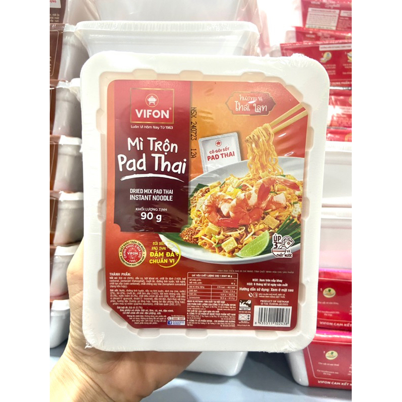 Mì trộn Pad Thái Vifon khay 90g-1 hộp mì xào trộn sốt thái chua cay ăn liền