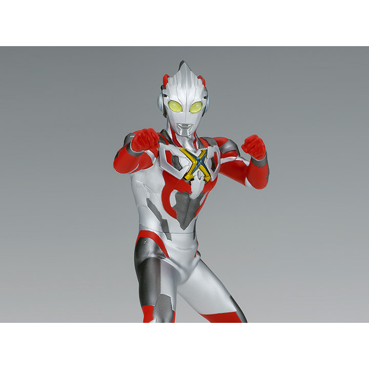 Mô Hình lắp sẵn Figure Ultraman x Hero's Brave Statue X Ver. A Banpresto Bandai