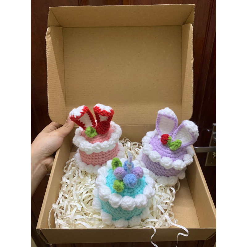 Bánh kem sinh nhật bằng len