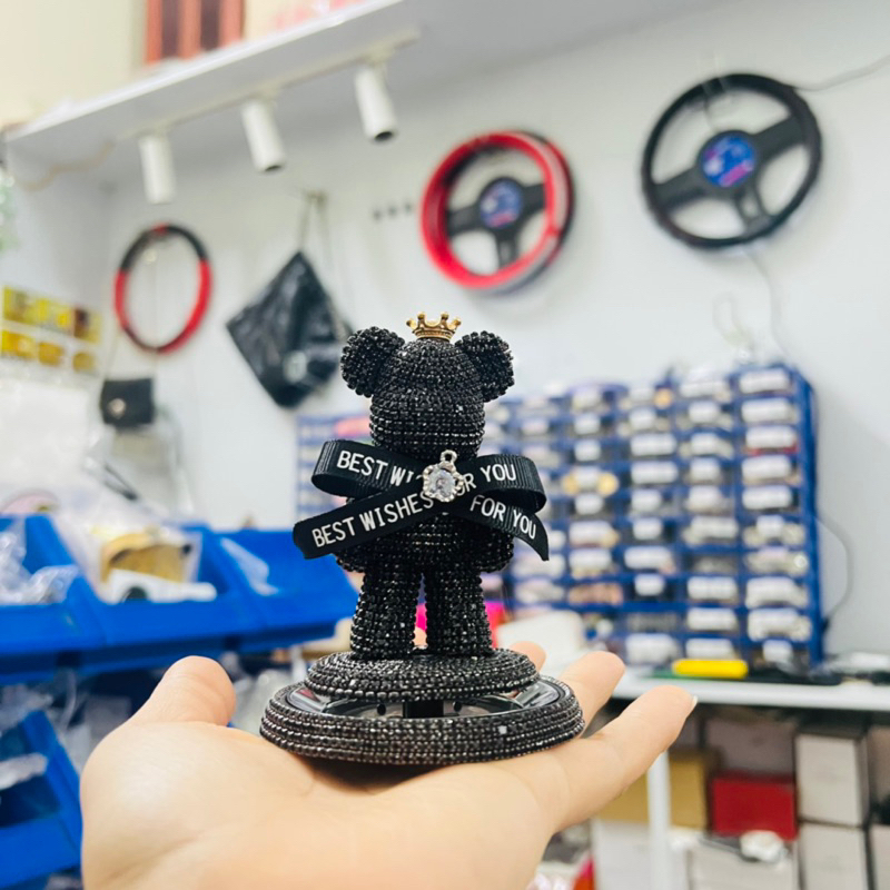 Set gấu sáp thơm đính đá cd đeo nơ trang trí taplo ô tô