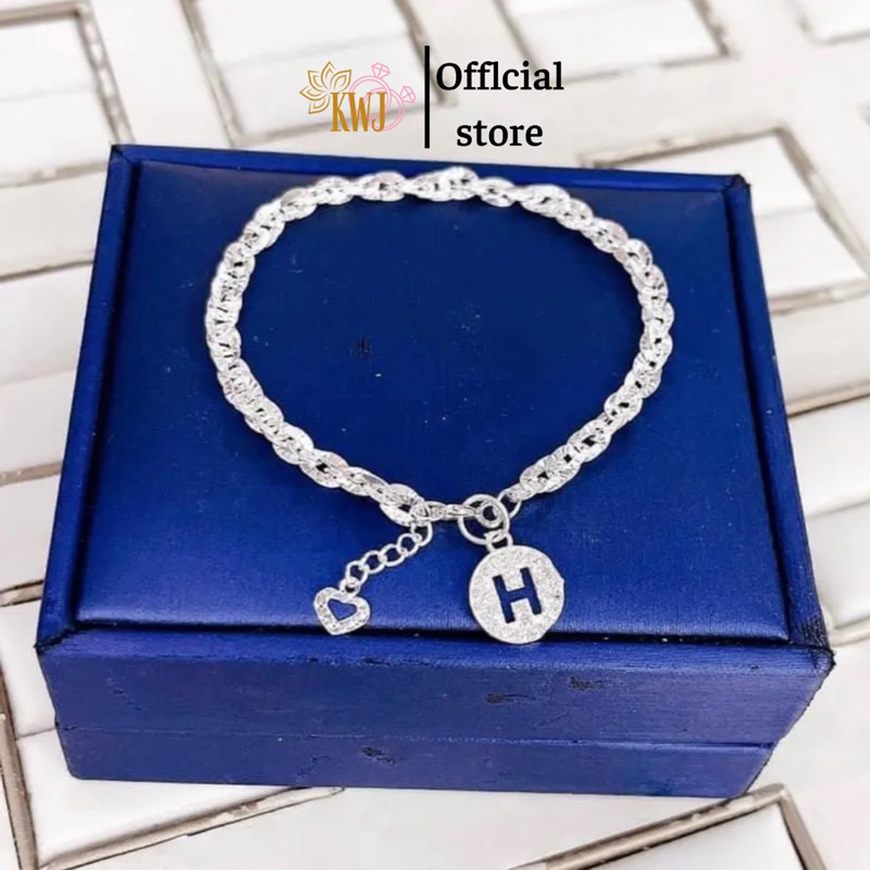 Lăc tay phụng mix chữ cái