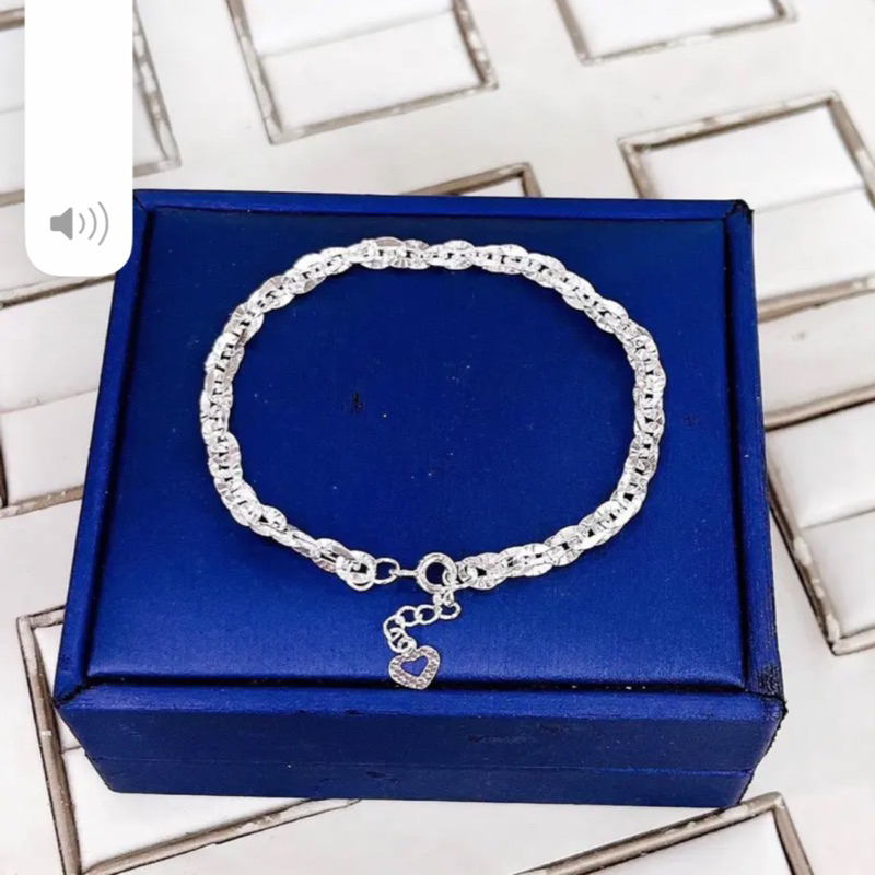 Lăc tay phụng mix chữ cái