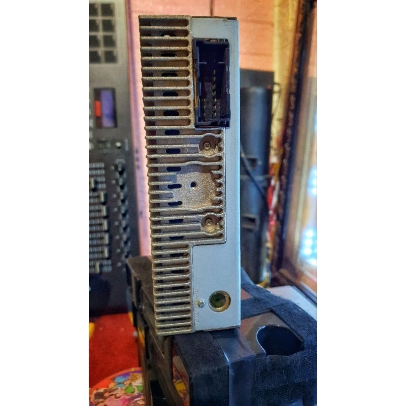 Máy phát nhạc ô tô liền Amply xe Hyundai. Tính năng Radio FM AM Tape.