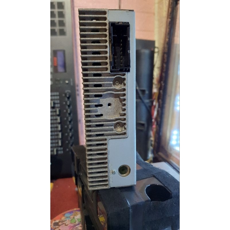 Máy phát nhạc ô tô liền Amply xe Hyundai. Tính năng Radio FM AM Tape.