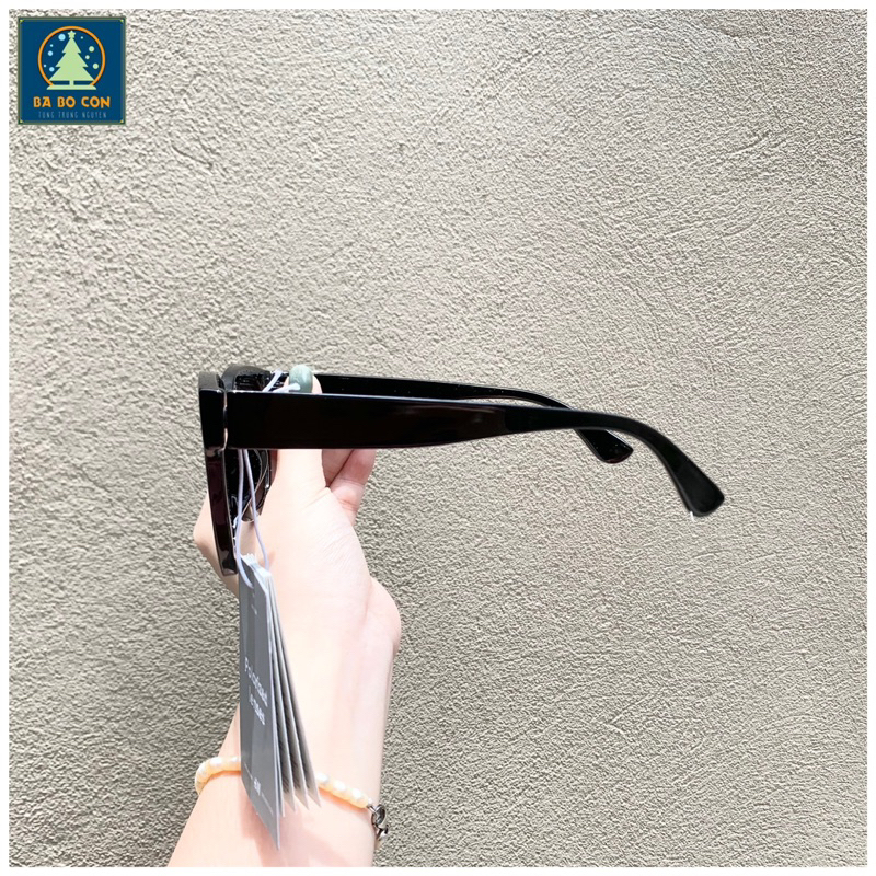 Kính phân cực HM UK gọng vuông đen tuyệt đẹp, đầy đủ bill mua hàng