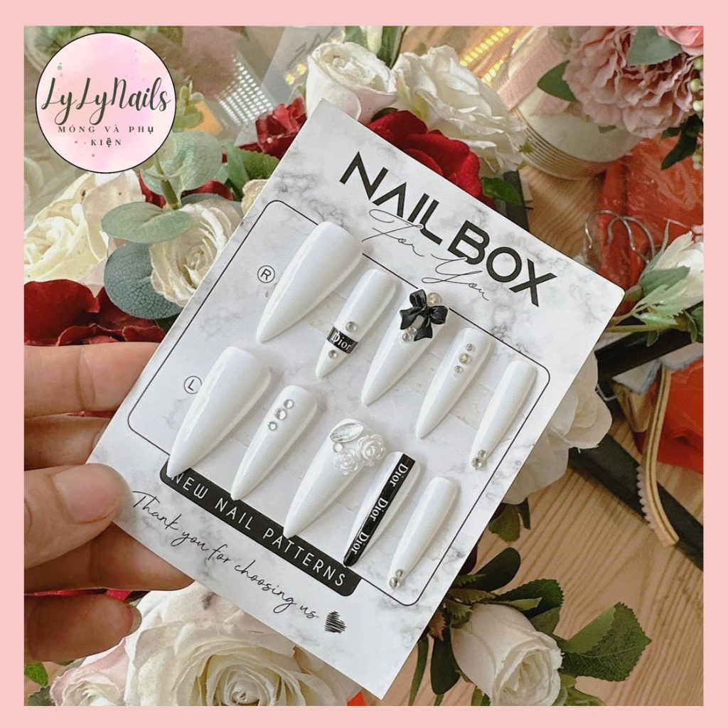 Bộ 24 móng tay giả,Nailbox thiết kế thủ công đính đá,đính charm trang nhã sang chảnh LyLy