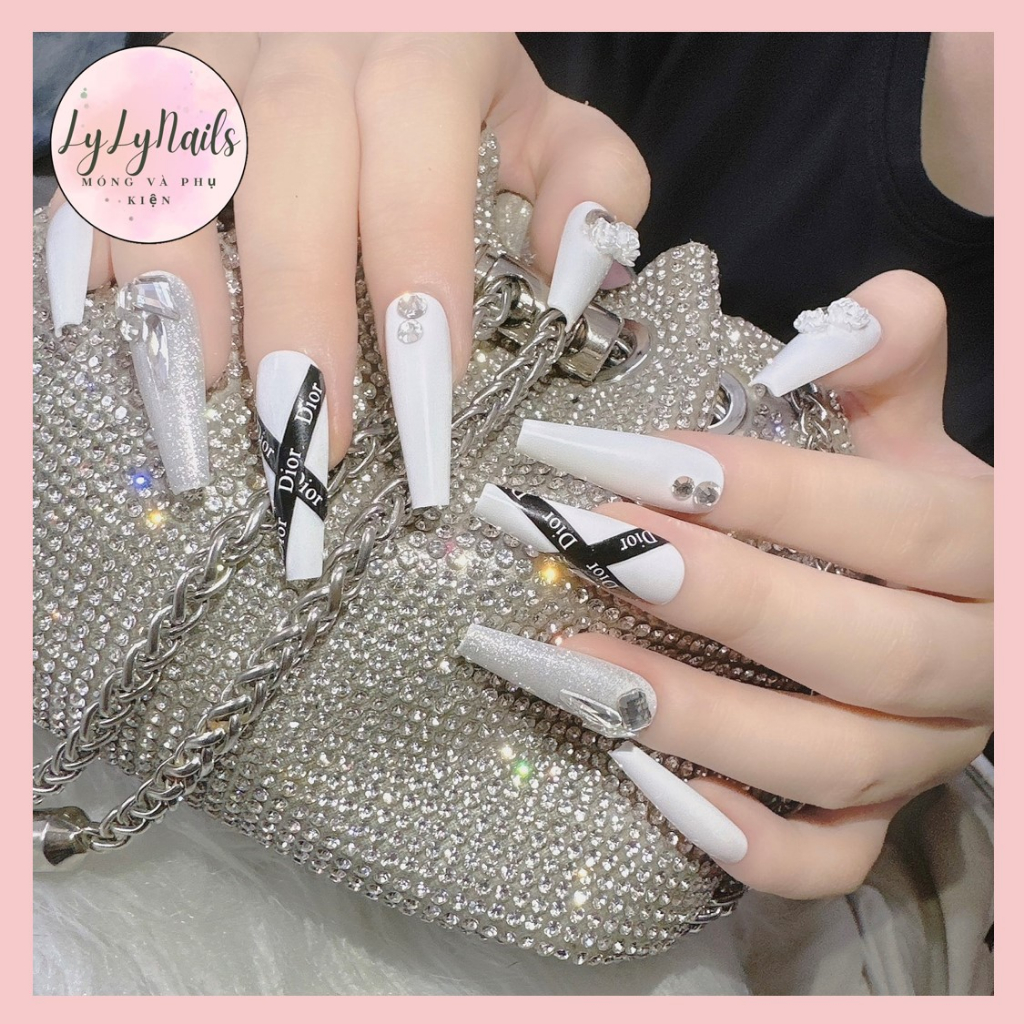 Bộ 24 móng tay giả,Nailbox thiết kế thủ công đính đá,đính charm trang nhã sang chảnh LyLy