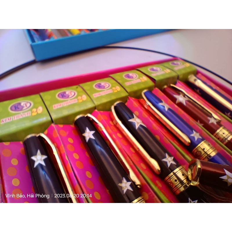 Bút máy học sinh Kim Thành 20: Viết chữ đẹp, không tắc mực, thân bút bằng kim loại, ngòi mài chất lượng