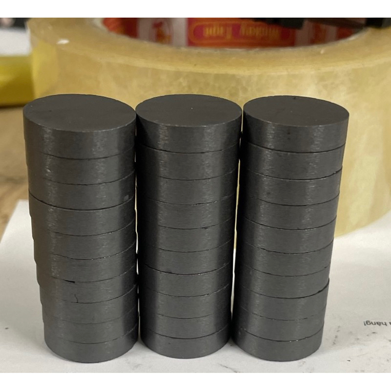 Nam châm Ferrite 20x5mm