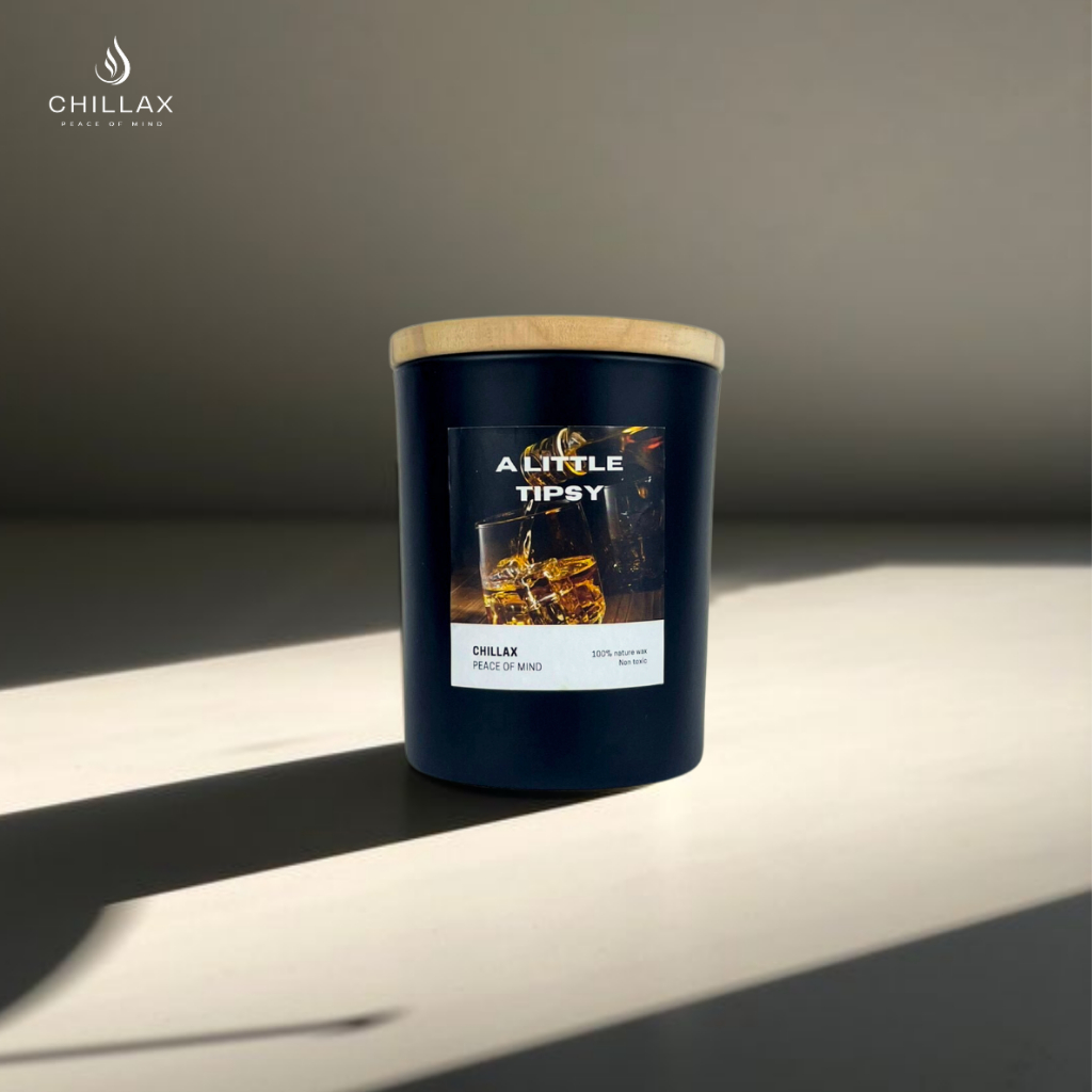 Nến Thơm Phòng Thư Giãn CHILLAX Cao Cấp Tinh Dầu Thiên Nhiên Hương Thơm Rượu Whiskey A LITTLE TIPSY