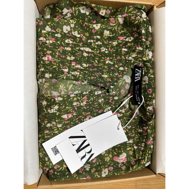 Váy baby doll hoa nhí dài tay Zara