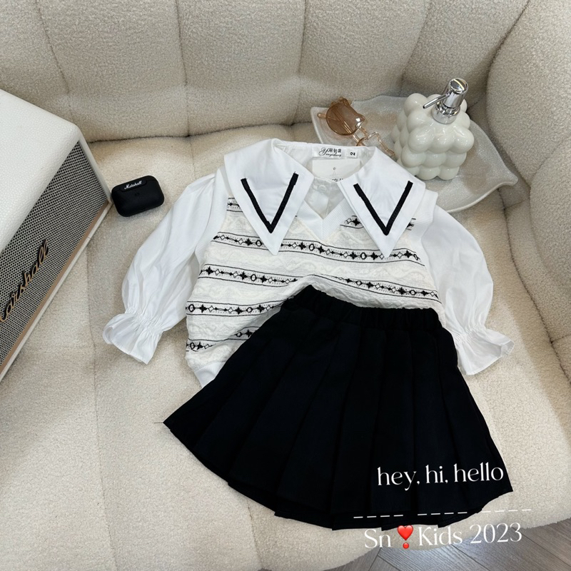 Set áo gile kẻ kèm áo sơ mi trắng chân váy đen cho bé gái