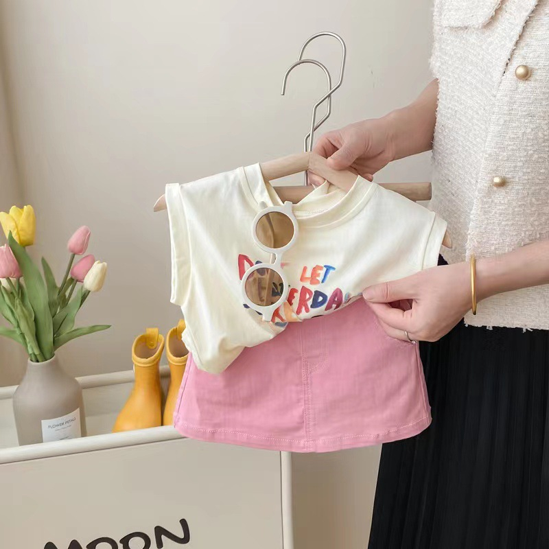 Bộ áo cotton sát nách kèm chân váy hồng - B26