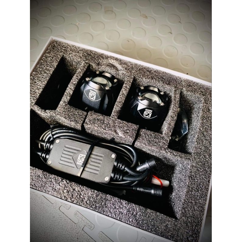 Cặp đèn Kewig K10 - Tặng bộ dây + công tắc