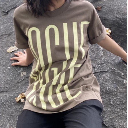 Tee thun cotton Vogue Big logo phía trước
