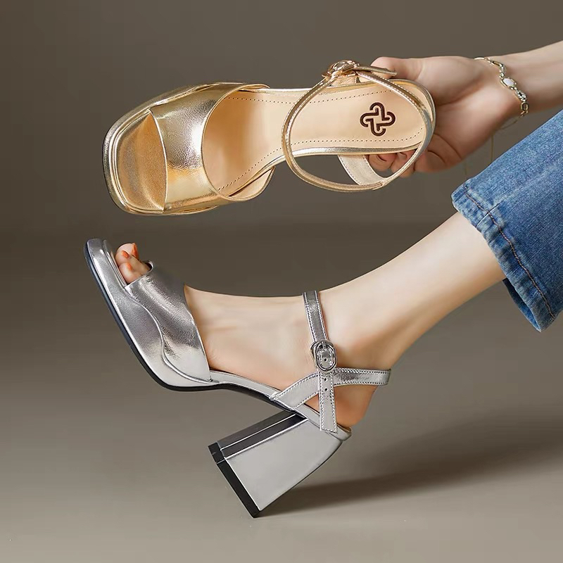ORDER 🌿 Giày quai ngang da trơn bạc gót vuông 8,5cm 34-39