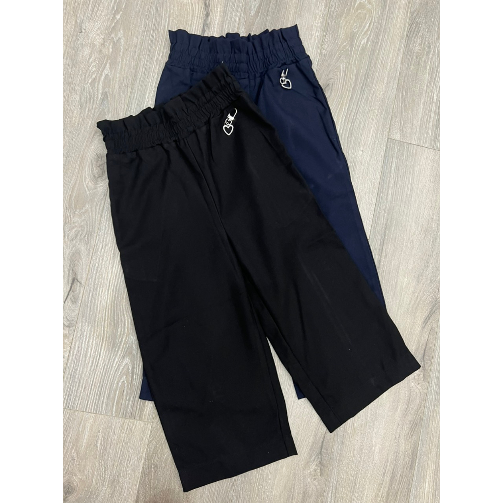 Quần vải suông bé gái GJ 2 màu khuy trái tim