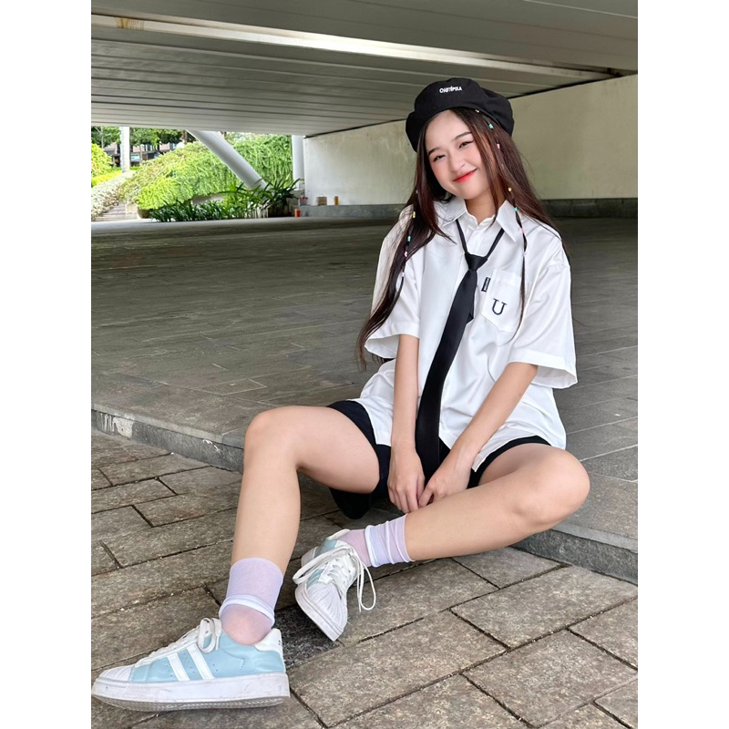 Áo Sơ Mi Tay Ngắn U Logo Thêu Cotton Lạnh Và Quần Short Kaki Form Rộng Unisex