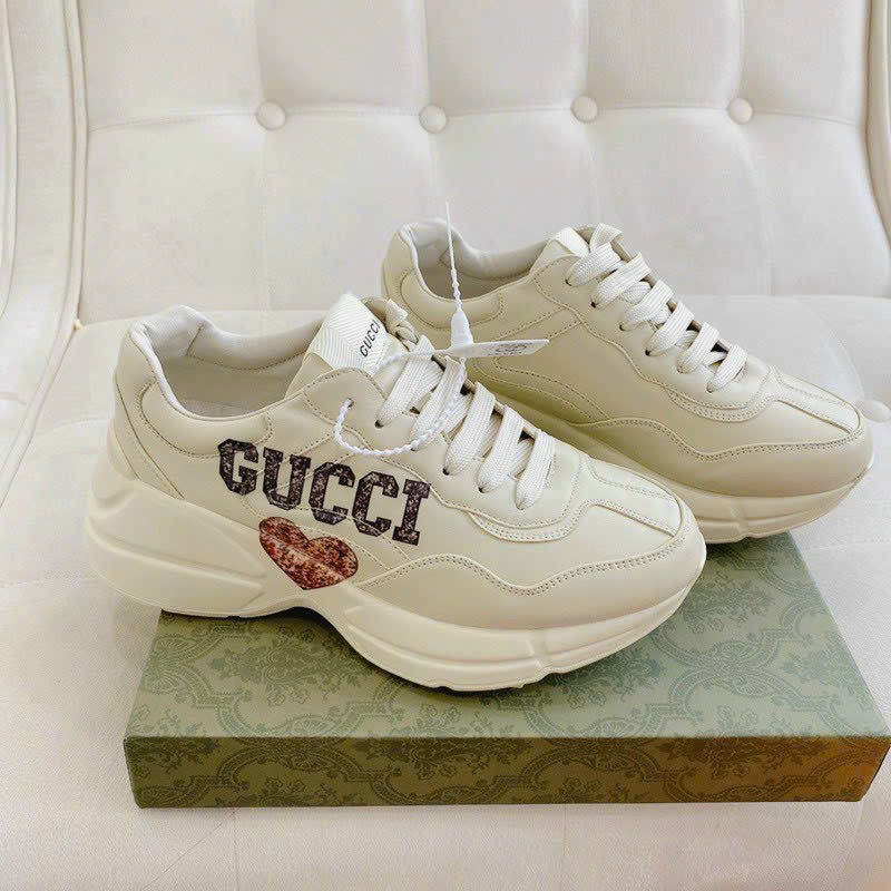Giày Sneaker Gu chữ hồng fullbox-bill