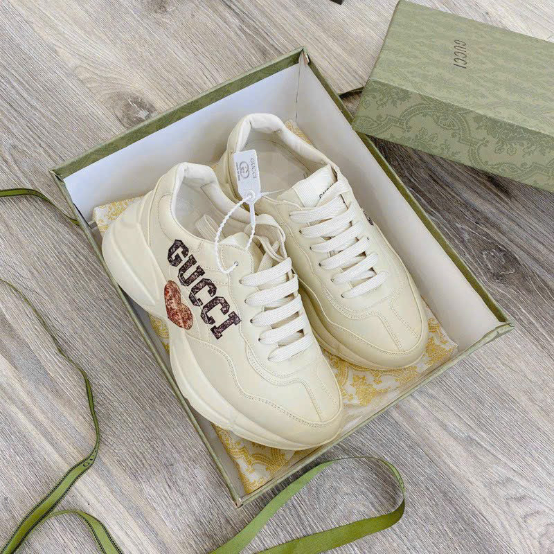 Giày Sneaker Gu chữ hồng fullbox-bill