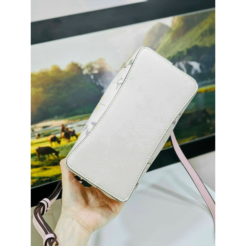 Túi xách hiệu Coach Small Town Bucket Bag