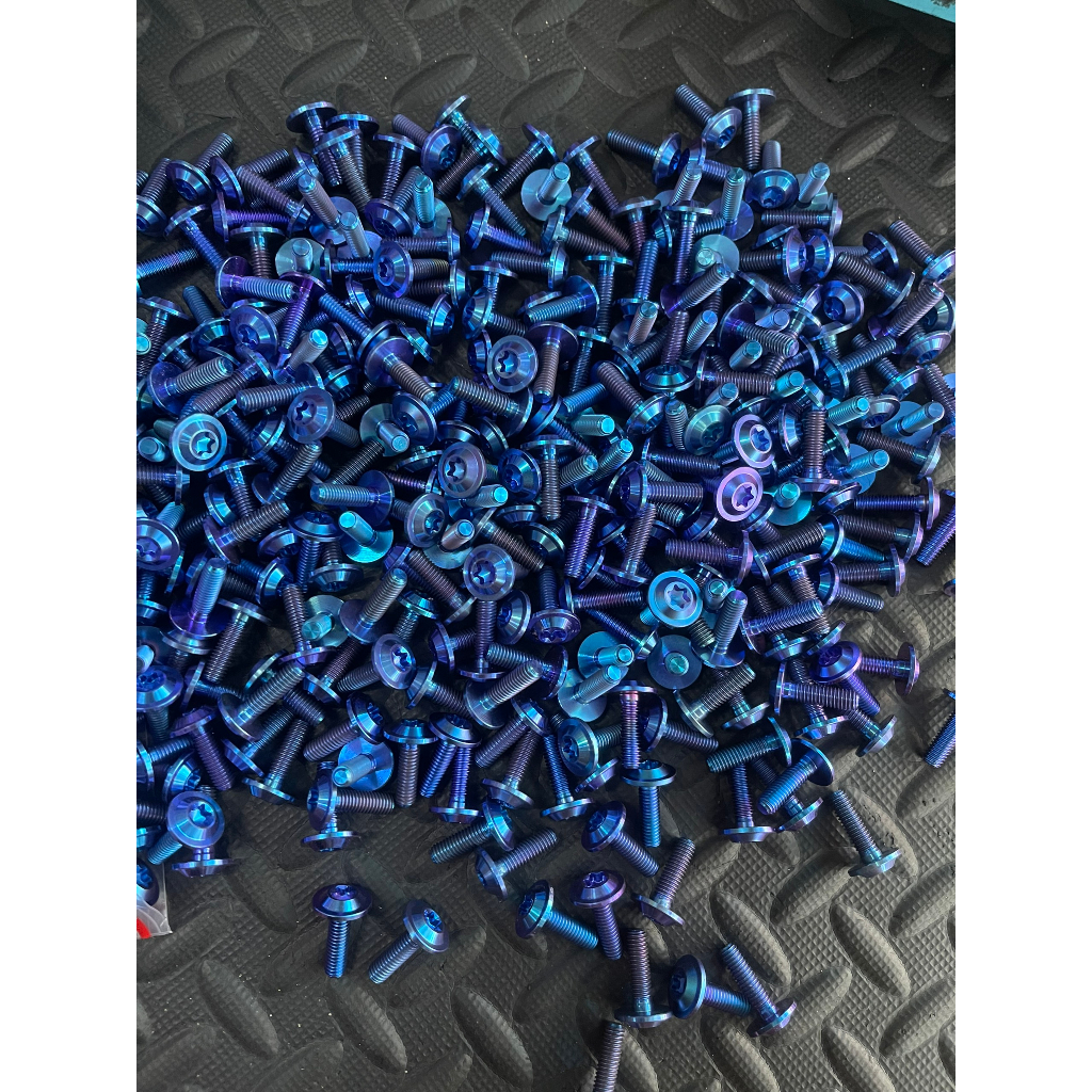 Ốc 6li15 6li20 titan sản phẩm bị mờ như hình bán rẻ