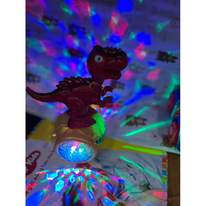 Đồ chơi lồng đèn Trung thu khủng Long di chuyển trên xe nhạc đèn