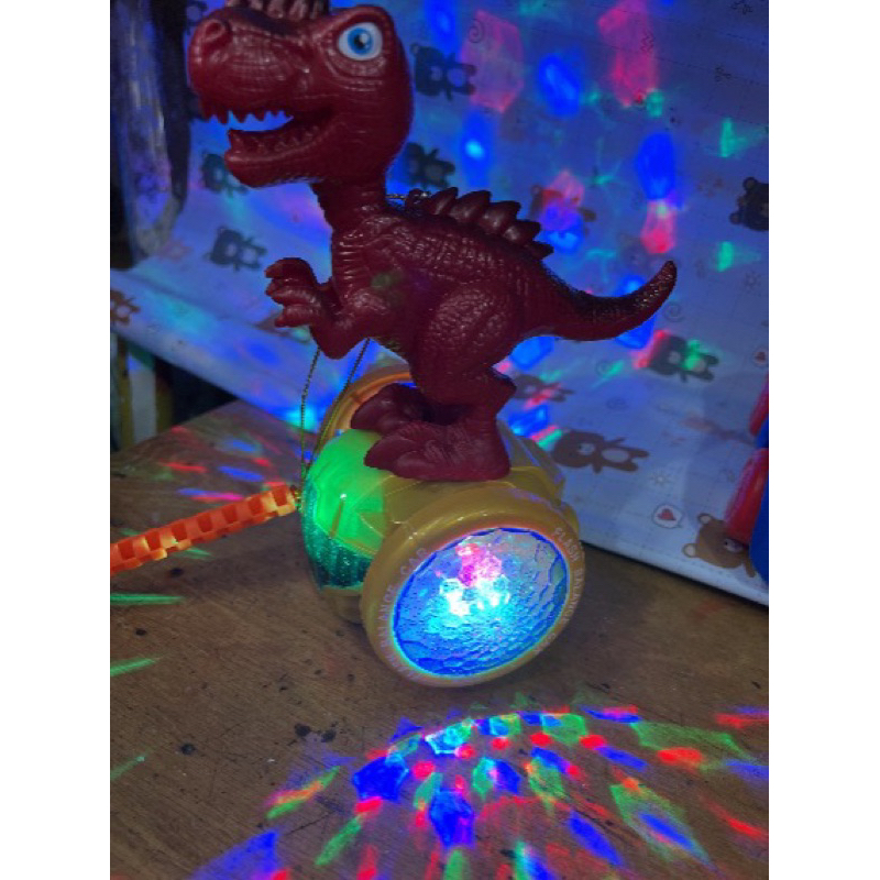 Đồ chơi lồng đèn Trung thu khủng Long di chuyển trên xe nhạc đèn