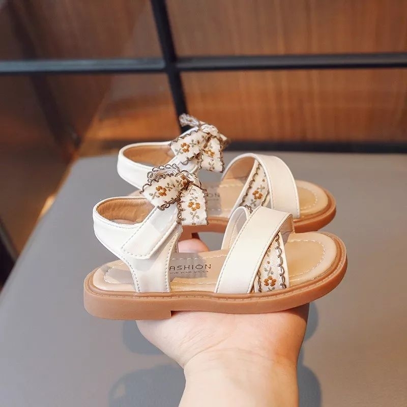Sandal quai chéo thêu hoa vintage cho bé gái đi học - Dép quai hậu đính nơ vải thêu hoa nổi bật cho bé mã hàng full box