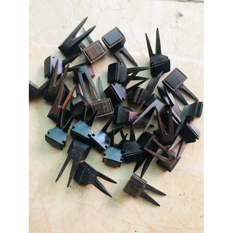 Xiên chuối mun gỗ cho lồng chim chào mào