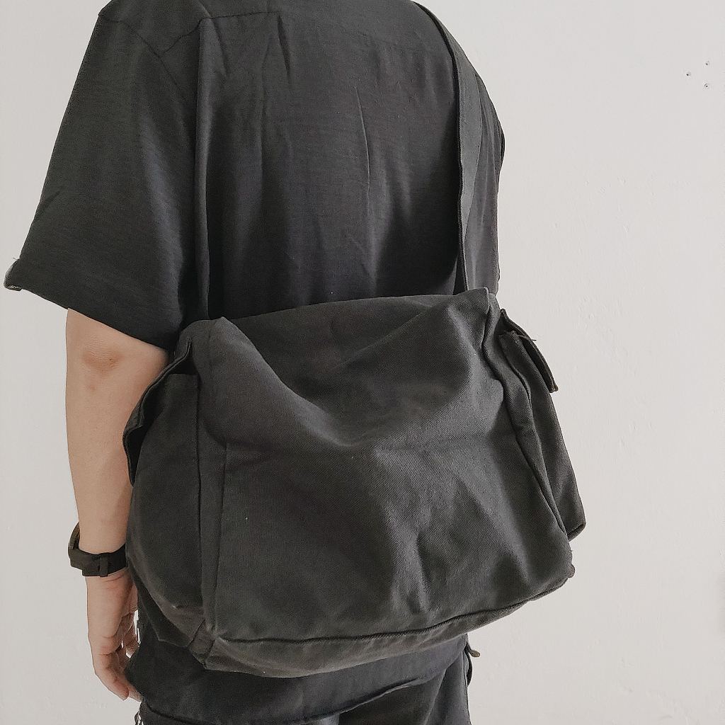 Túi đeo chéo vải canvas 2 túi hộp bên hông kiểu dáng hiện đại