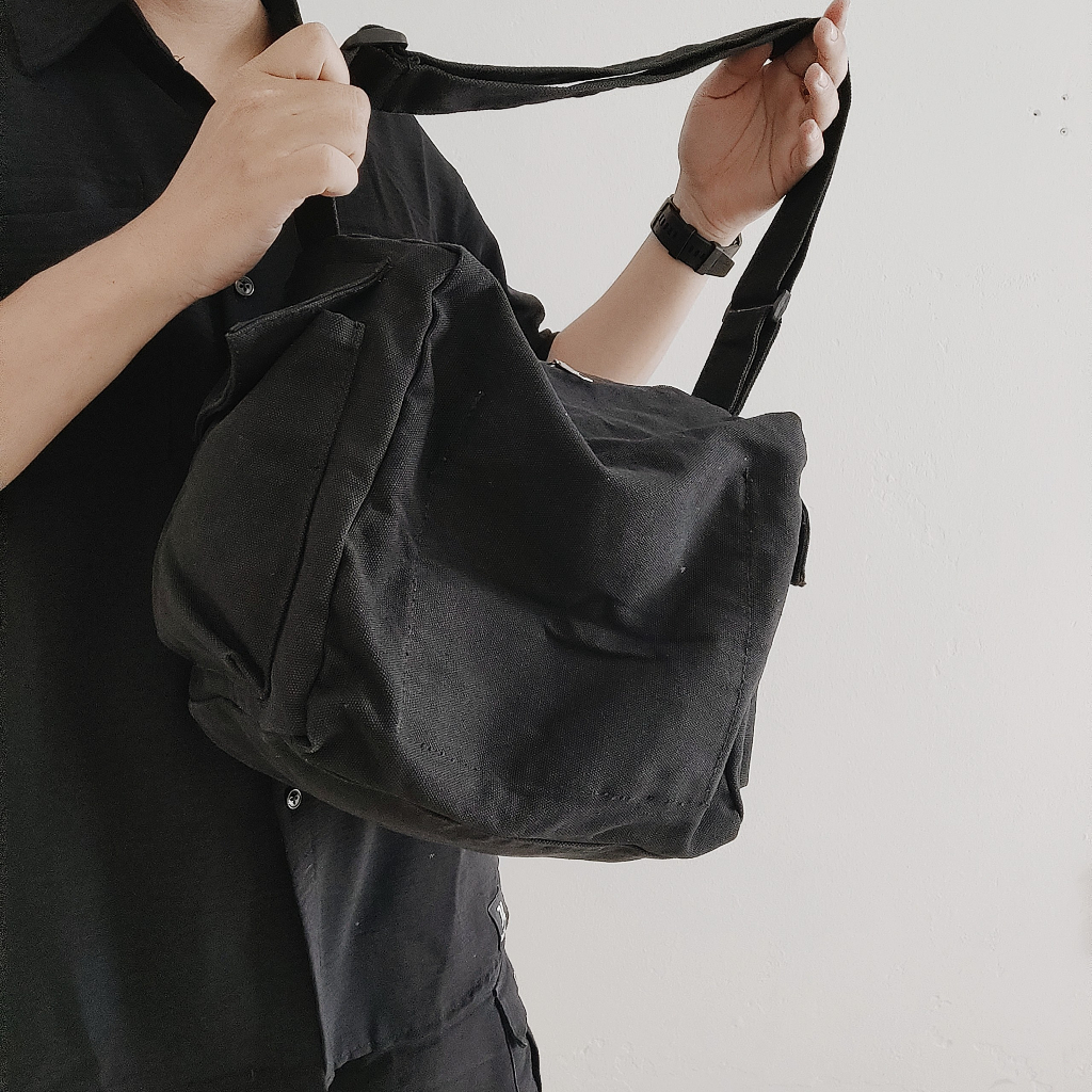 Túi đeo chéo vải canvas 2 túi hộp bên hông kiểu dáng hiện đại