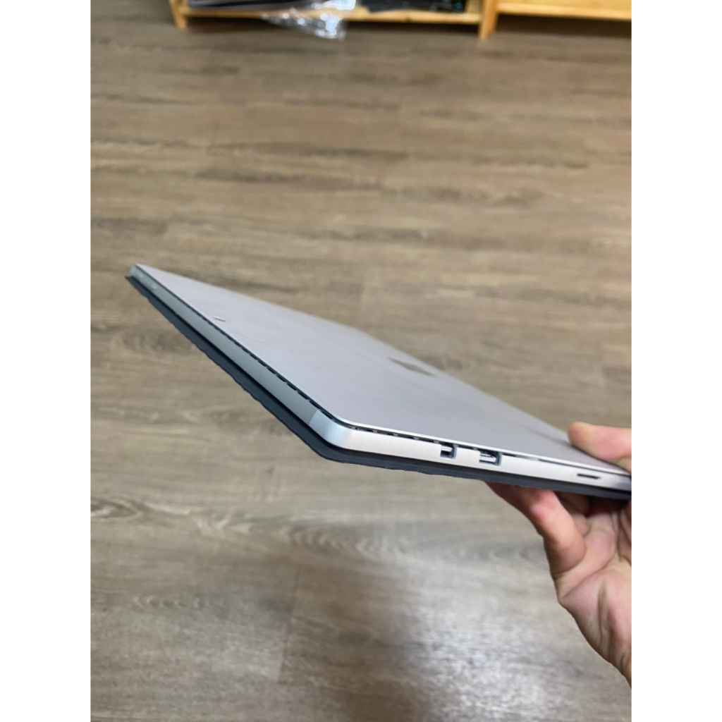 Surface Pro 5 i5 7300U/8Gb/256Gb lắp sim 4, màn hình 2k touch 12.3" likenew