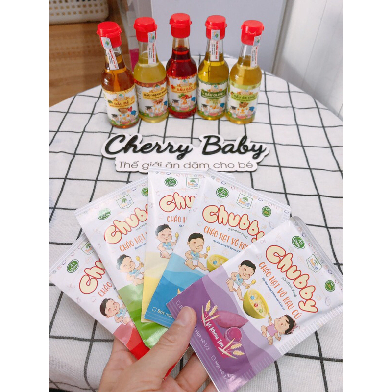 Dầu ăn dặm Chubby cá hồi, oliu, mè, gấc, hạnh nhân, óc chó