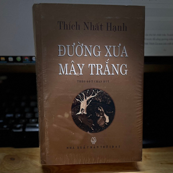 Sách - Đường Xưa Mây Trắng