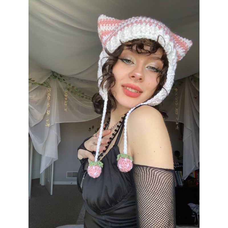 Cat beanie - Nón len mẫu tai mèo kèm trái dâu len