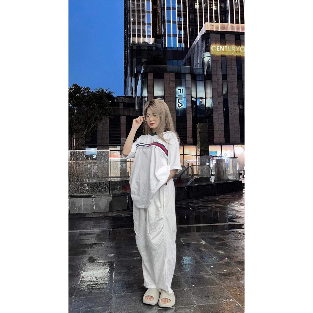 Áo thun Tommy Basic Embroidered Flag Logo - Logo Dệt Kim Chất 100%cotton mịn dày 250GSM nặng trên 300gram