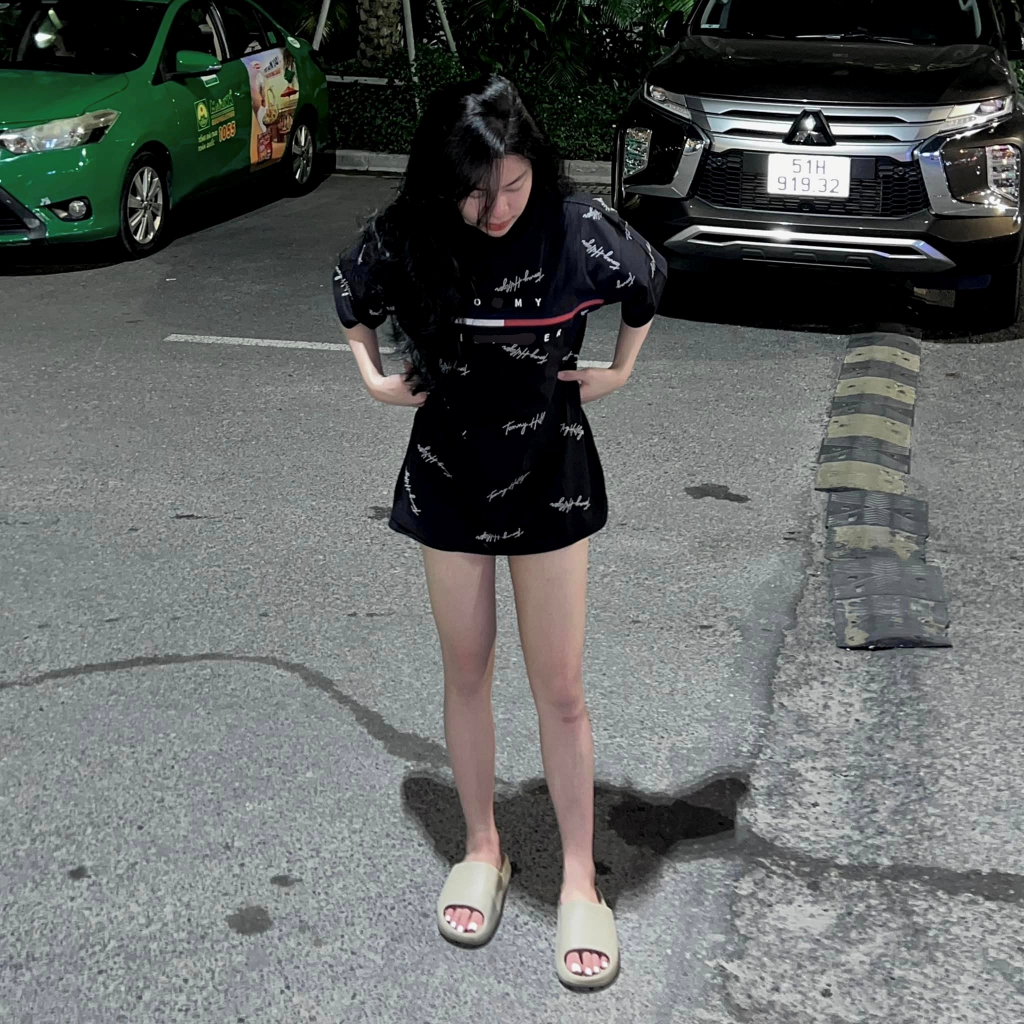 Áo thun Tommy Chữ Ký Signature Flag Logo - Logo Dệt Kim Chất 100%cotton mịn dày 250GSM nặng trên 300gram