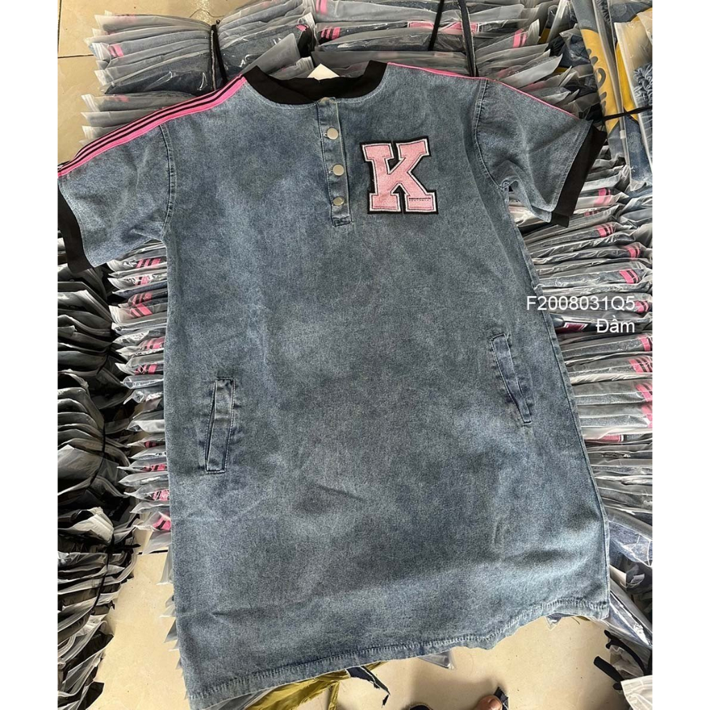 Đầm jean dáng suông ngắn phối họa tiết hình chữ hàng đẹp!